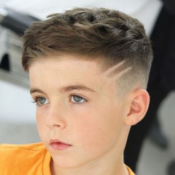 corte de cabelo infantil masculino com risco